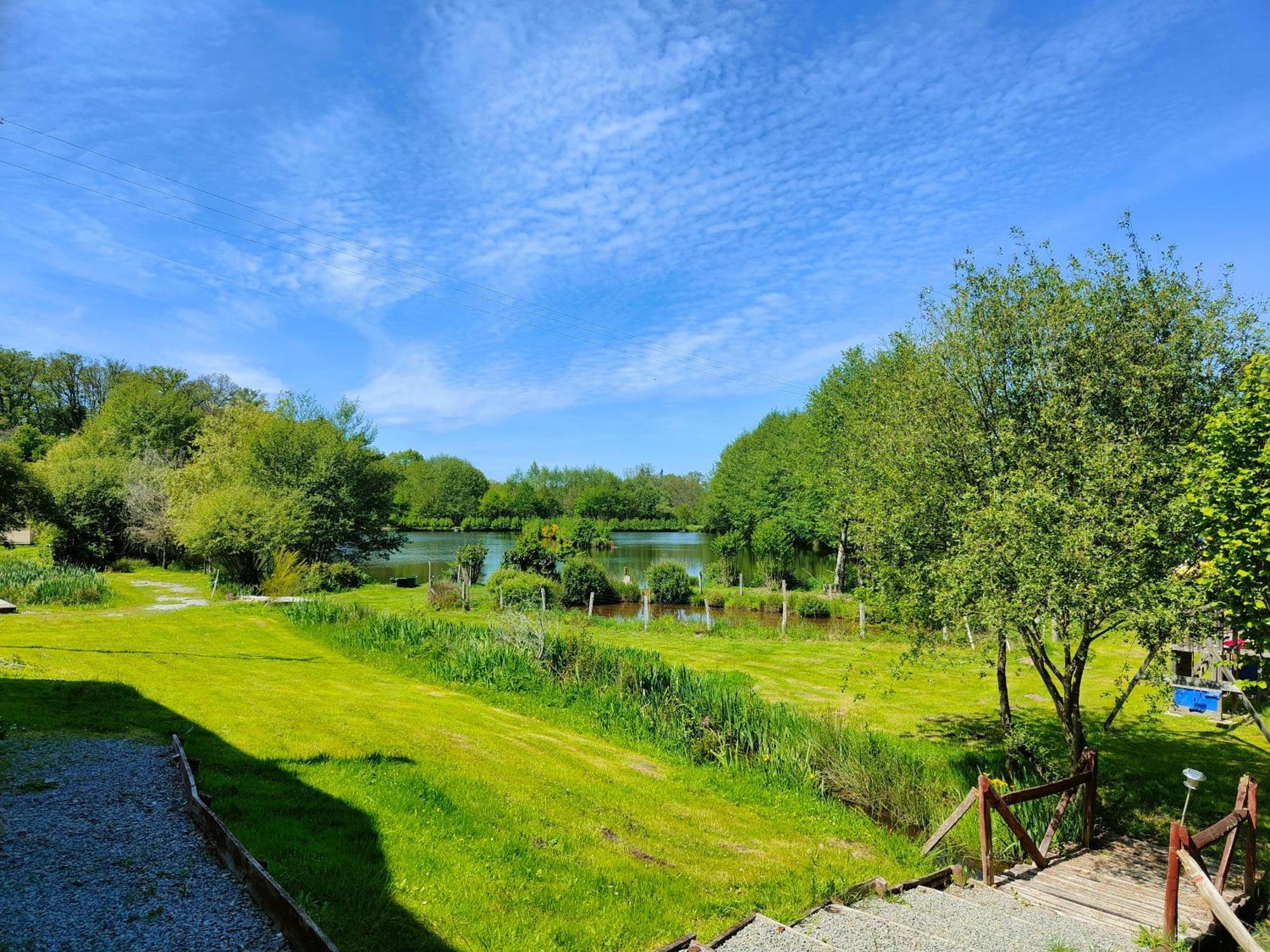 Gite De L Etang Du Planchon Balledent 外观 照片